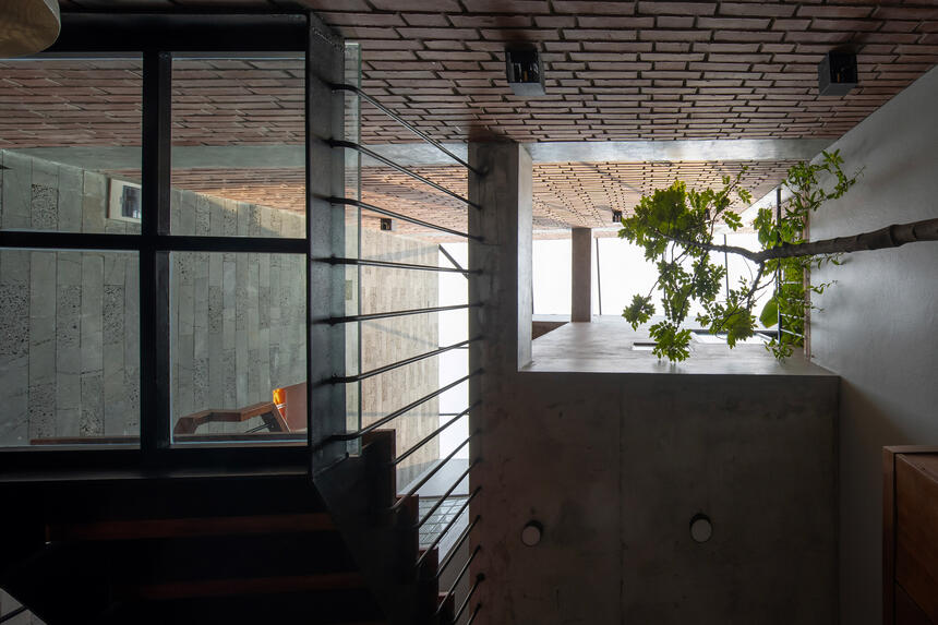 03-Small_Brick_House_Tung_Nguyen_Architects