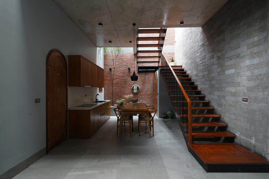 05-Small_Brick_House_Tung_Nguyen_Architects